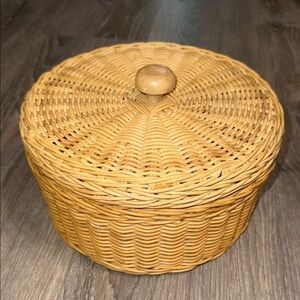 Crate&Barrel Honey Woven Basket with Lid Storage or Sewing Basket